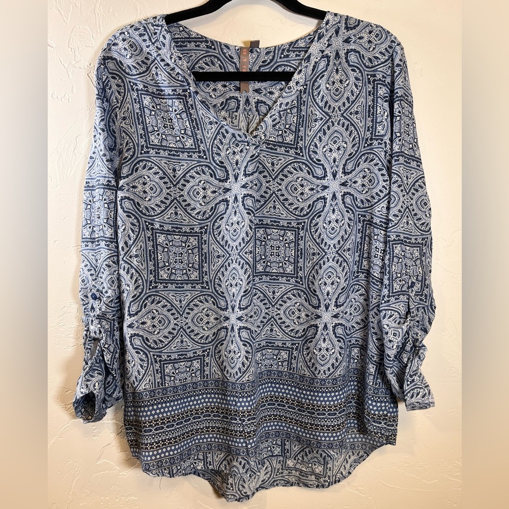Brina & Em Blue and‎ White Paisley Blouse XXL